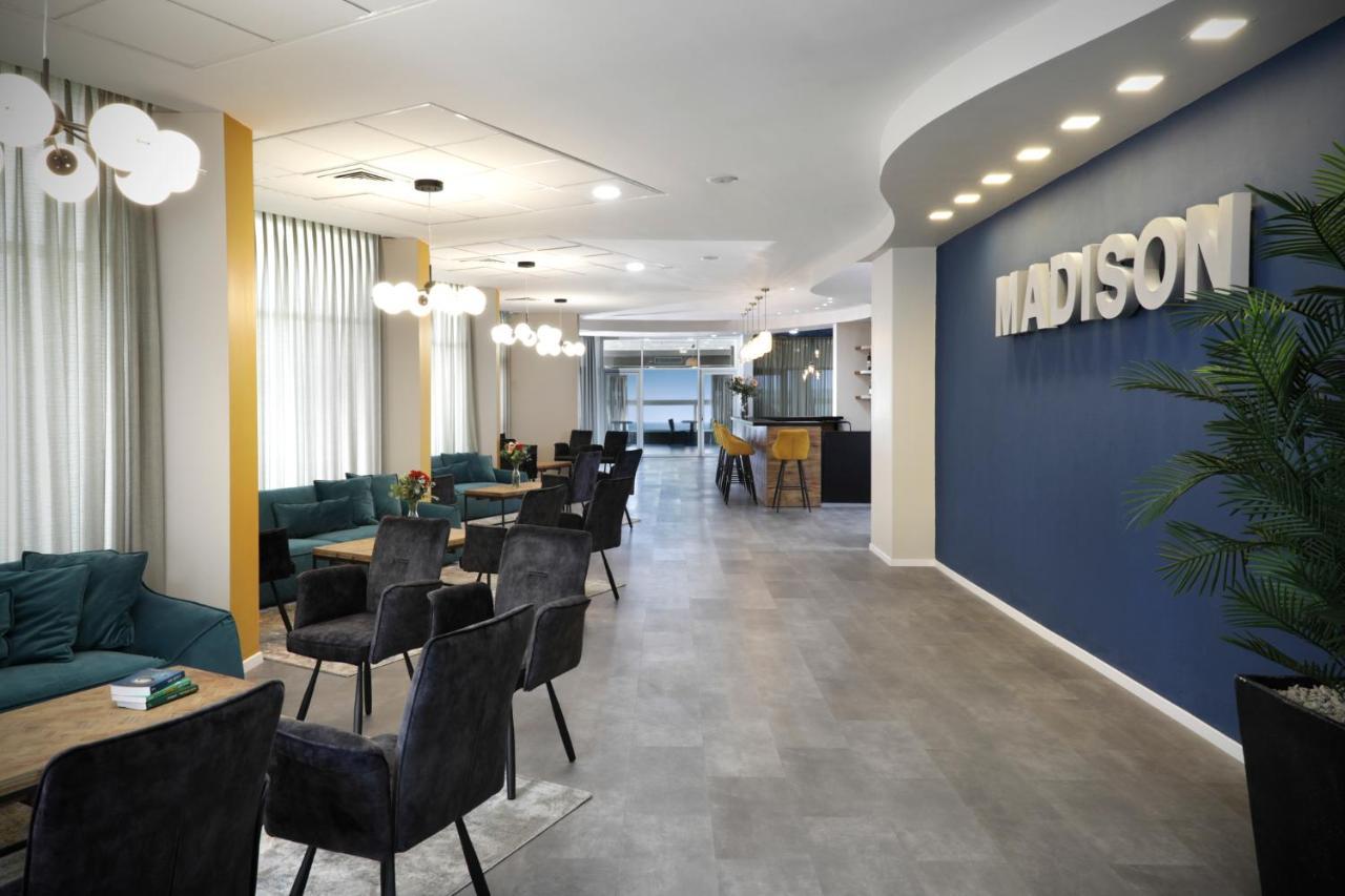 Rimonim Madison Hotel Naharia Buitenkant foto