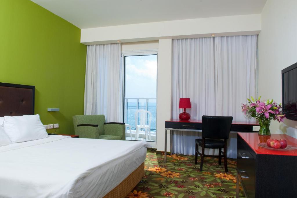 Rimonim Madison Hotel Naharia Kamer foto