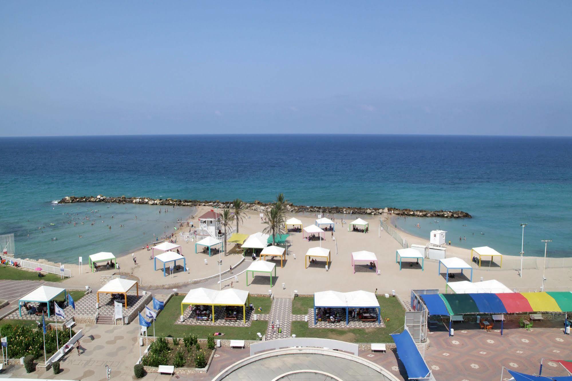 Rimonim Madison Hotel Naharia Buitenkant foto